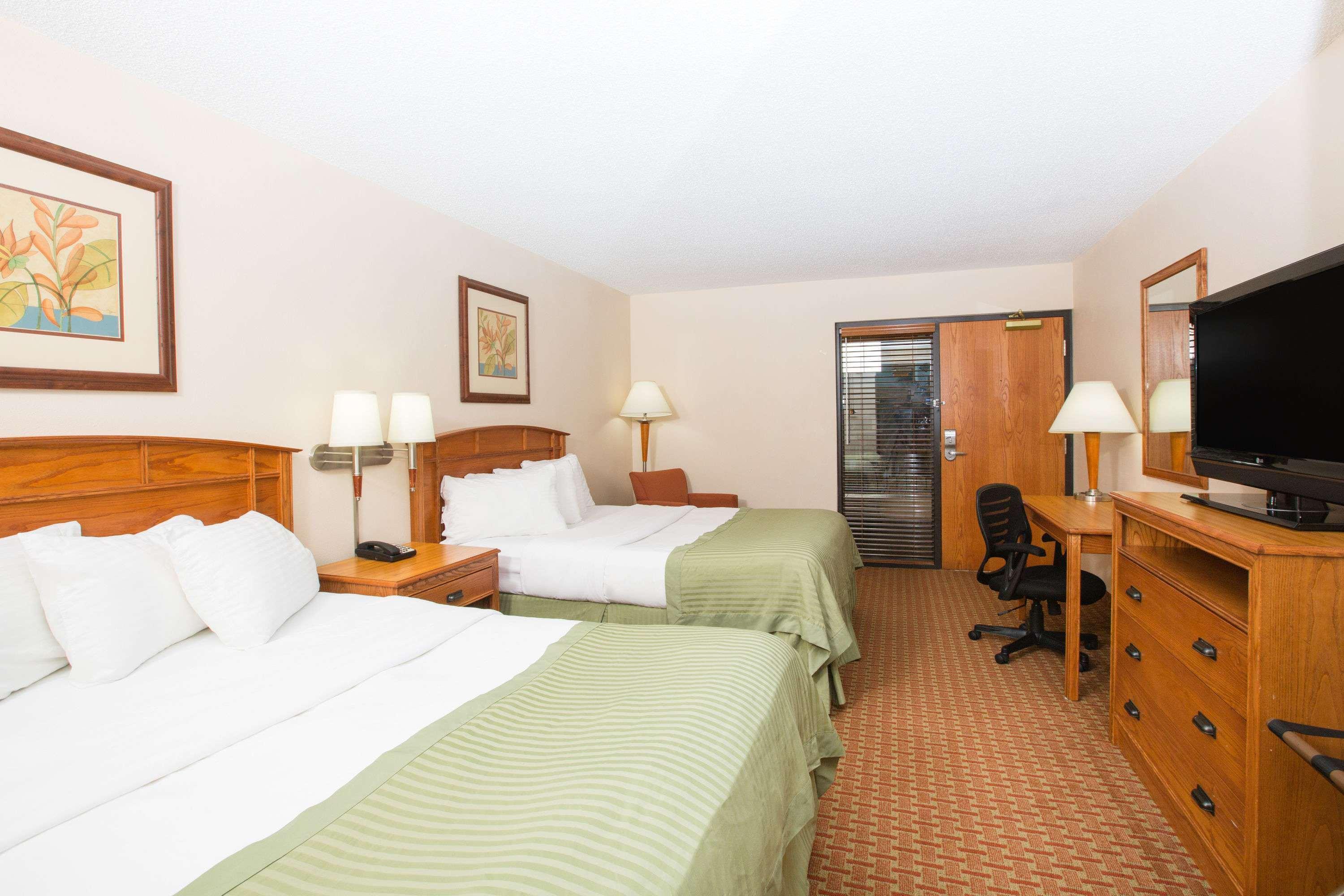 Ramada By Wyndham Des Moines Tropics Resort & Conference Ctr Urbandale Eksteriør billede