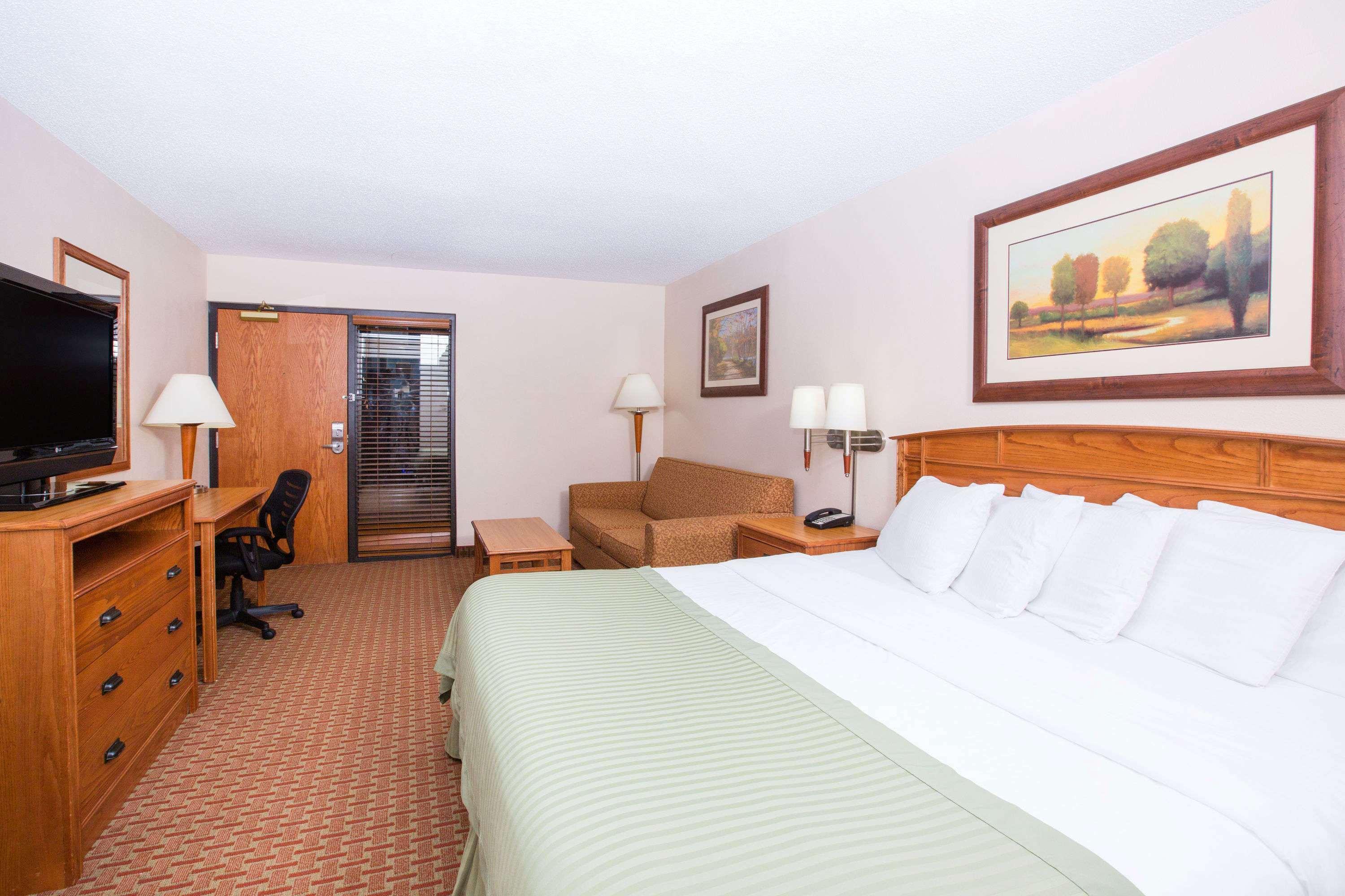 Ramada By Wyndham Des Moines Tropics Resort & Conference Ctr Urbandale Eksteriør billede