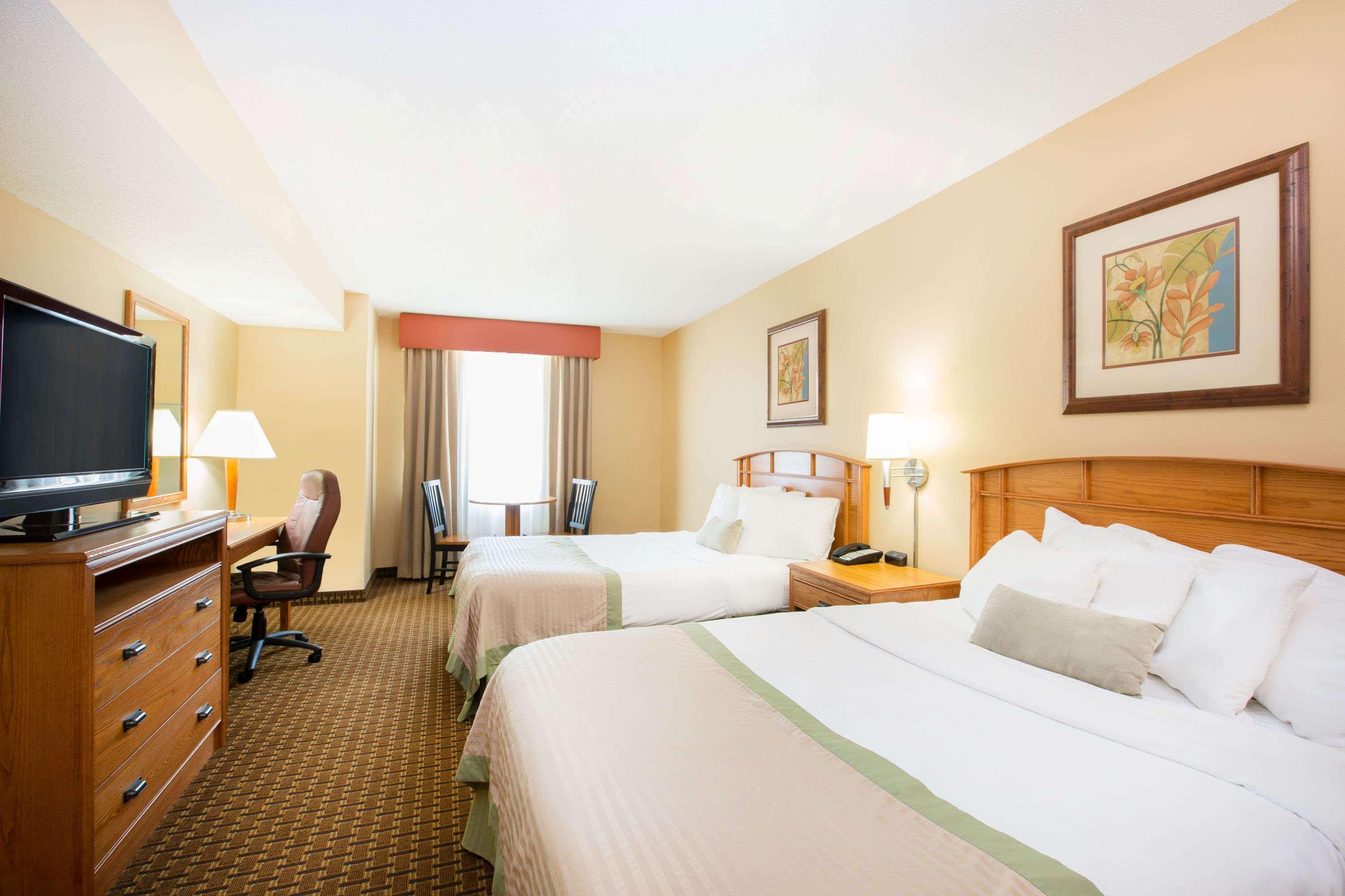 Ramada By Wyndham Des Moines Tropics Resort & Conference Ctr Urbandale Eksteriør billede
